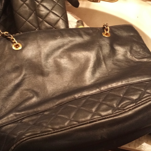 Purse Chanel, Large authentic???? - Picture 3 of 8